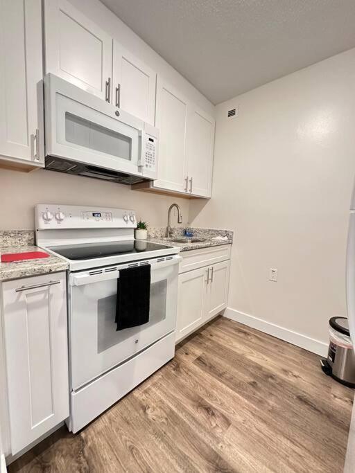 Cozy 1 Bedroom Apartment In Downtown Gadsden, Al Luaran gambar